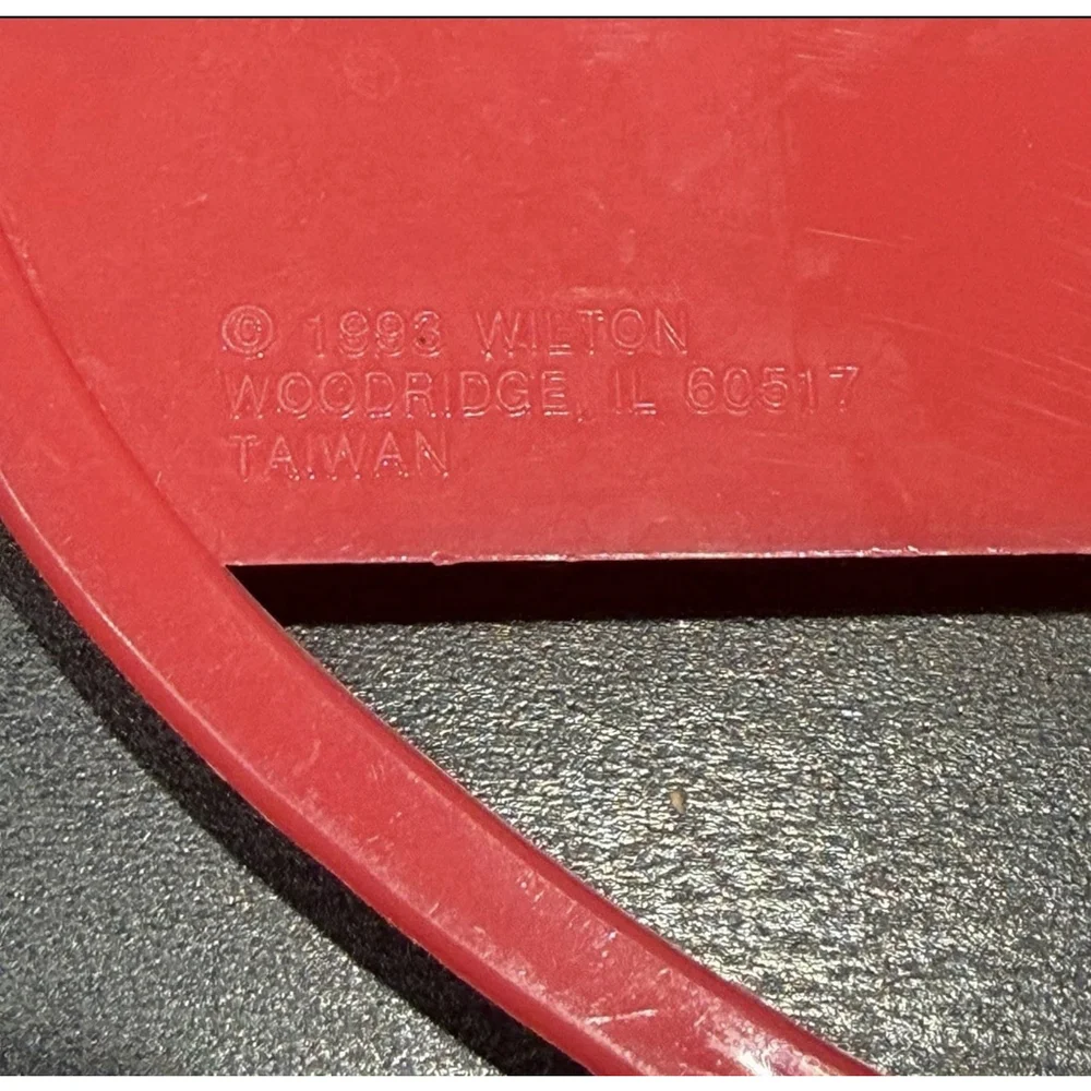 Wilton Vintage Heart Cookie Cutter 3.5” Red Plastic 1993 Valentine’s Day Taiwan‎